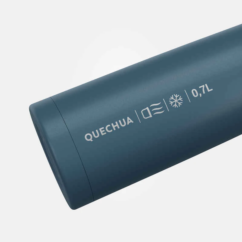 Quechua Bouteille Isotherme Randonnée Inox 0,7 Litre Bleu 3 Quechua Bouteille Isotherme Randonnée Inox 0,7 Litre Bleu – Image 3