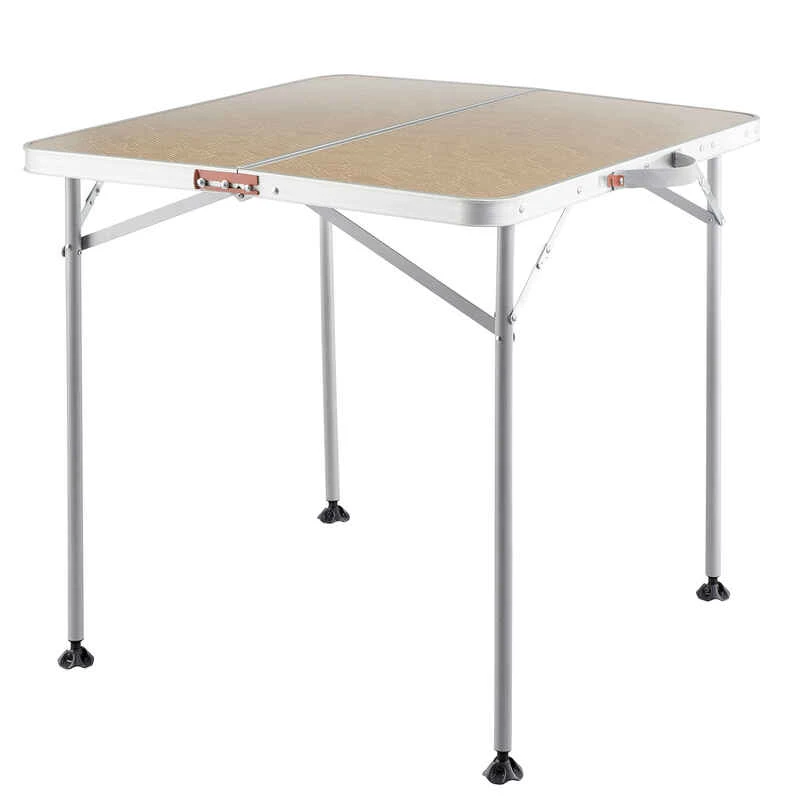 Quechua TABLE DE CAMPING PLIANTE - 4 PERSONNES 1 Quechua TABLE DE CAMPING PLIANTE - 4 PERSONNES